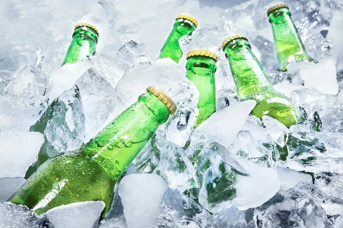 Ako schladiť pivo za pár minút bez použitia mrazničky